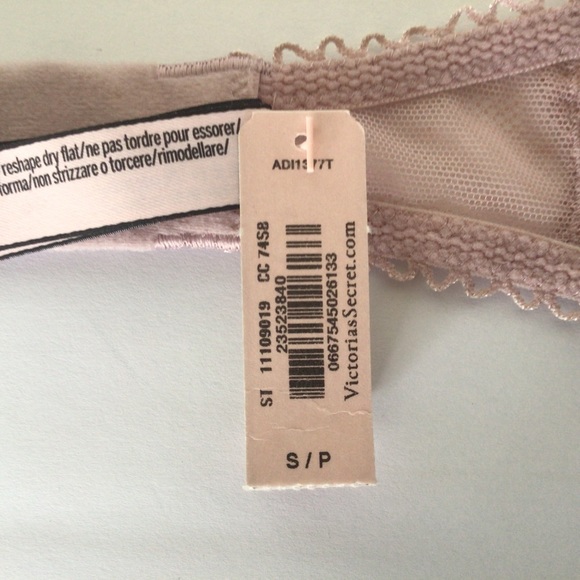 VICTORIAS SECRET VELVET BRALETTE SMALL NWT - Picture 8 of 12